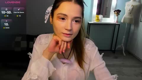 Snapshot of hana_flo chatting on December 2025 02:21:01 PM Hana online show from December 2025 02:21:01 PM