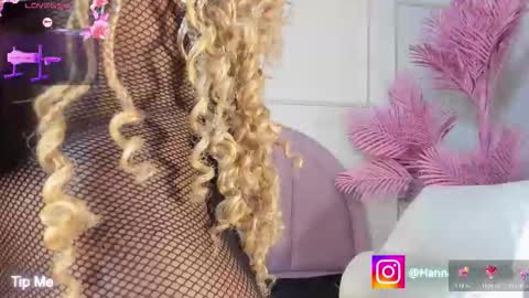 hanaahquinn online show from March 2026 12:01:01 PM