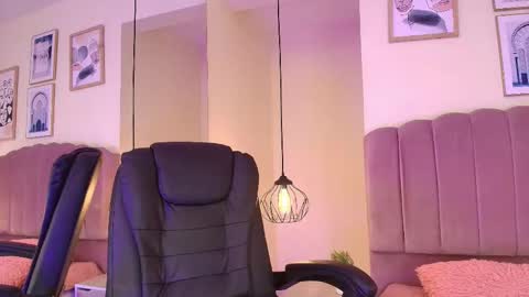 hanabie_ online show from February 2026 03:23:02 AM