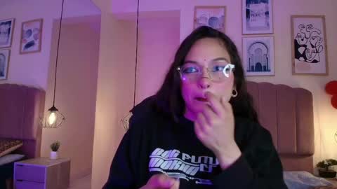 hanabie_ online show from April 2026 03:09:02 AM