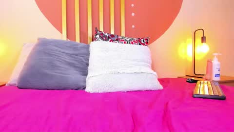 HANAH  online show from February 2025 01:39:01 PM