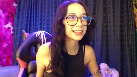 Snapshot of hanaku_8 chatting on January 2025 02:13:01 PM Hanaku online show from January 2025 02:13:01 PM