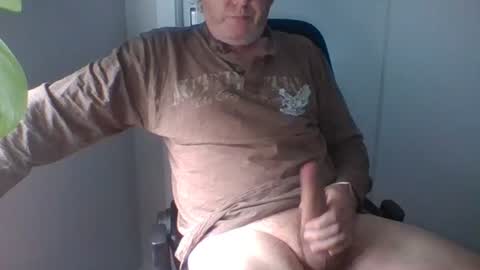 Snapshot of hand_ball_32 chatting on July 2026 10:56:02 PM hand_ball_32 online show from July 2026 10:56:02 PM