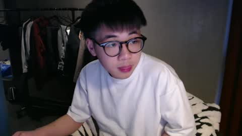 handsome_mannn online show from March 2025 04:20:01 PM