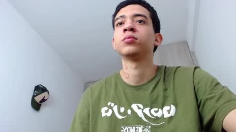 Snapshot of handsome_white1 chatting on March 2025 11:26:01 PM jorge daniel online show from March 2025 11:26:01 PM