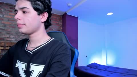 leonardfarrucknick and otis online show from April 2026 01:25:02 PM