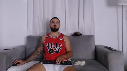 Snapshot of handsomen69 chatting on February 2026 03:39:01 AM Handsomen online show from February 2026 03:39:01 AM