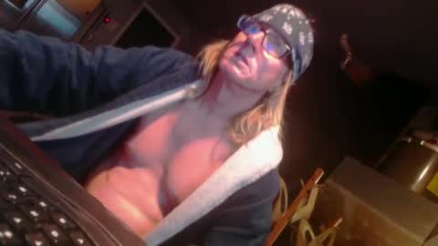 Snapshot of handyman5303 chatting on January 2025 03:13:01 PM Handystudman online show from January 2025 03:13:01 PM