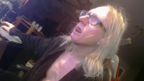 Snapshot of handyman5303 chatting on January 2025 08:09:01 PM Handystudman online show from January 2025 08:09:01 PM