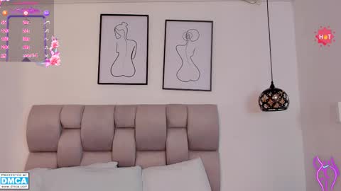 hanna__evans_ online show from November 2025 12:07:01 PM