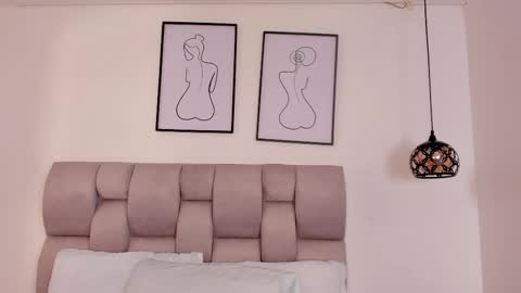 hanna__evans_ online show from November 2025 11:53:02 AM