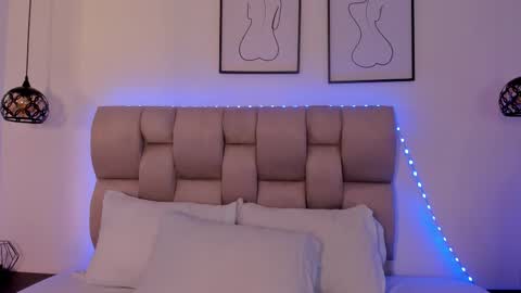 hanna__evans_ online show from February 2026 11:48:01 AM