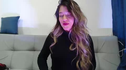 Hanna  online show from December 2025 02:30:01 AM