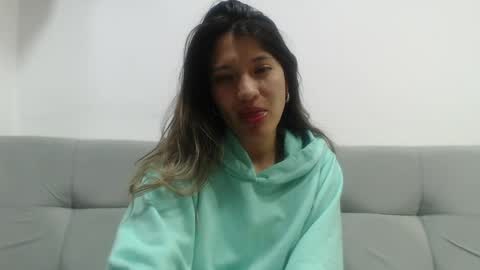 Hanna  online show from April 2026 01:00:02 AM