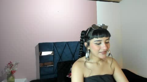 Snapshot of hanna_clark__ chatting on May 2026 12:01:02 PM Hanna clark online show from May 2026 12:01:02 PM