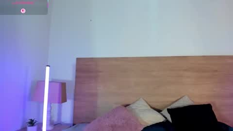     online show from December 2025 07:53:02 PM