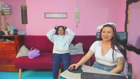 Snapshot of hanna_mature01 chatting on November 2025 08:44:01 PM Hanna online show from November 2025 08:44:01 PM