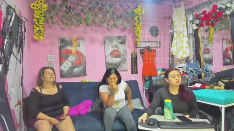 Snapshot of hanna_mature01 chatting on May 2026 01:27:02 PM Hanna online show from May 2026 01:27:02 PM