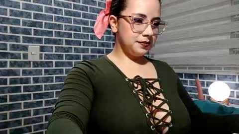 hanna_moons online show from April 2026 03:01:02 AM