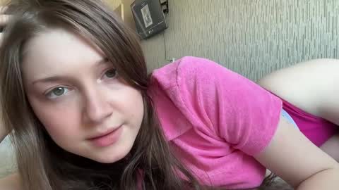 Snapshot of hanna_webber chatting on June 2026 10:21:02 AM hanna_webber online show from June 2026 10:21:02 AM
