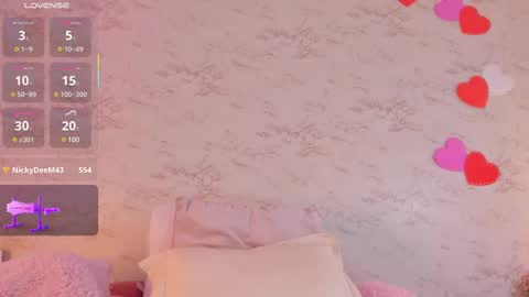 Snapshot of hannablaze_ chatting on March 2025 06:03:01 AM HannaB online show from March 2025 06:03:01 AM