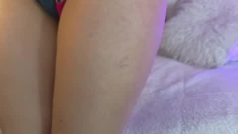 Snapshot of hannacruzsj chatting on November 2025 09:27:01 PM hannacruzsj online show from November 2025 09:27:01 PM