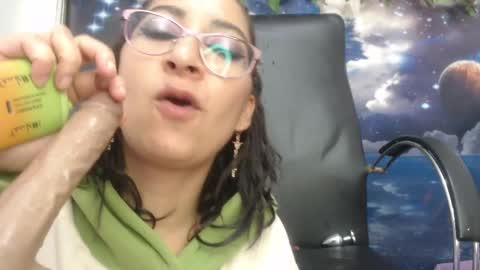 Snapshot of hannafalls chatting on February 2025 07:16:01 PM SARA online show from February 2025 07:16:01 PM