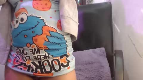 Snapshot of hannafalls chatting on December 2025 05:34:01 AM SARA online show from December 2025 05:34:01 AM