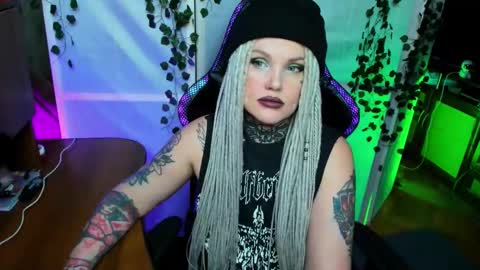 Snapshot of hannah_chaos chatting on November 2025 07:19:01 PM Hannah online show from November 2025 07:19:01 PM