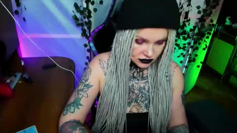 Snapshot of hannah_chaos chatting on November 2025 12:54:02 AM Hannah online show from November 2025 12:54:02 AM