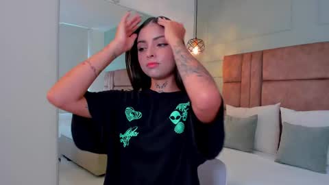 Hannah Milton online show from September 2025 07:26:01 PM