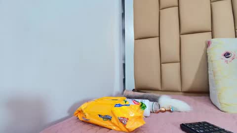 hannah_teehn online show from November 2025 07:06:01 PM