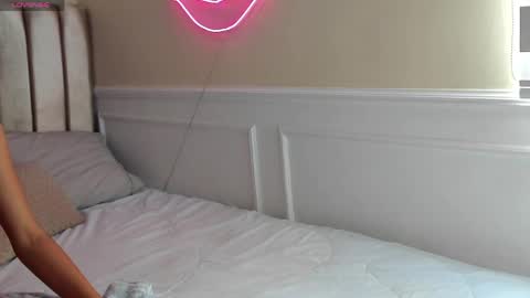 Hannah online show from April 2026 07:03:02 PM