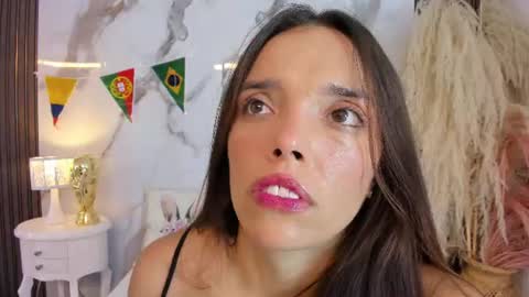Snapshot of hannahill69 chatting on June 2026 05:17:02 AM Hannahill69 online show from June 2026 05:17:02 AM