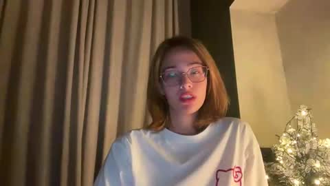 hannahinto online show from December 2025 05:12:02 AM