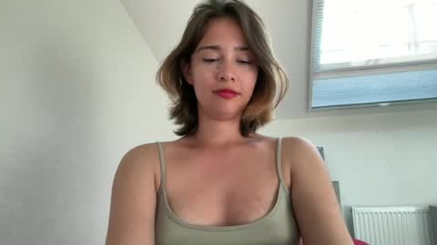 hannahinto online show from July 2026 02:43:02 PM