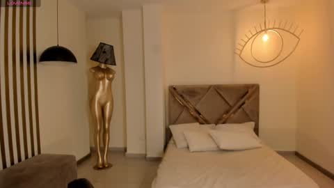 Snapshot of hannahjamesx chatting on December 2024 06:50:01 PM HANNAH J online show from December 2024 06:50:01 PM