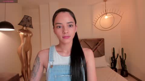 Snapshot of hannahjamesx chatting on December 2024 05:33:02 PM HANNAH J online show from December 2024 05:33:02 PM