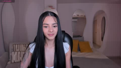 Snapshot of hannahjamesx chatting on January 2025 10:05:01 PM HANNAH J online show from January 2025 10:05:01 PM