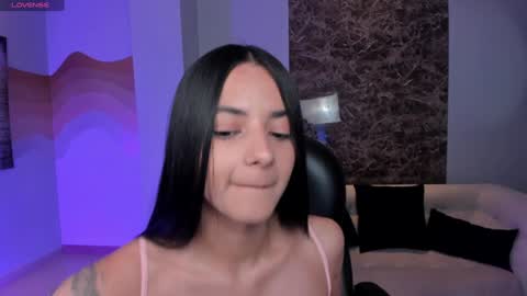 Snapshot of hannahjamesx chatting on February 2025 09:49:01 PM HANNAH J online show from February 2025 09:49:01 PM