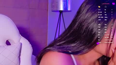 Snapshot of hannahmonttgomery chatting on June 2026 04:26:02 PM hannahmonttgomery Help me reach 100 Hands up online show from June 2026 04:26:02 PM