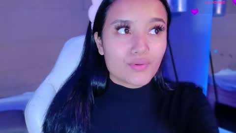 Snapshot of hannahmonttgomery chatting on July 2026 01:07:02 PM hannahmonttgomery Help me reach 100 Hands up online show from July 2026 01:07:02 PM