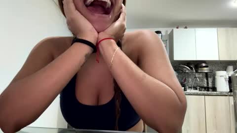 Snapshot of hannakoff chatting on October 2025 02:35:01 AM hannakoff online show from October 2025 02:35:01 AM