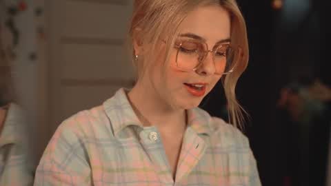 Snapshot of hannasthesia chatting on December 2024 05:39:02 AM Hanna online show from December 2024 05:39:02 AM