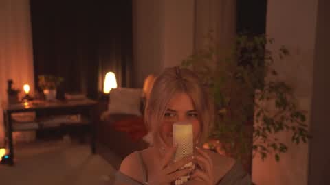 Snapshot of hannasthesia chatting on January 2025 04:19:01 PM Hanna online show from January 2025 04:19:01 PM