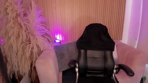 Hannie ws online show from January 2025 01:43:01 PM