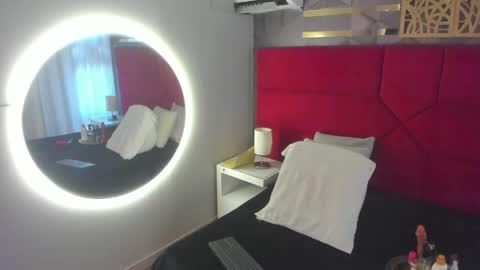 Snapshot of hanny_bliss chatting on April 2026 11:45:02 AM Hanny online show from April 2026 11:45:02 AM