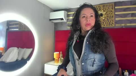 Snapshot of hanny_bliss chatting on April 2026 11:42:02 AM Hanny online show from April 2026 11:42:02 AM