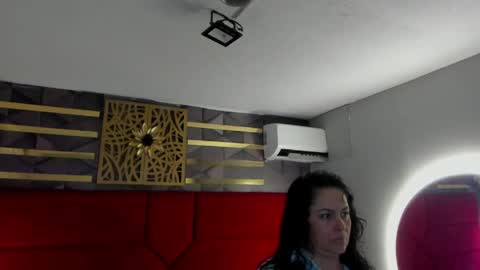 Snapshot of hanny_bliss chatting on April 2026 11:38:01 AM Hanny online show from April 2026 11:38:01 AM