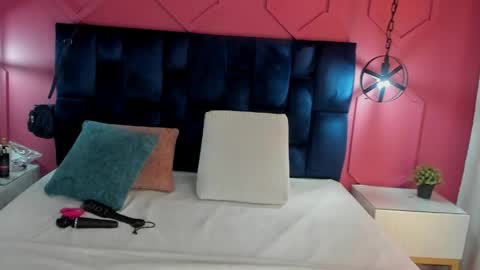 Snapshot of hanny_bliss chatting on May 2026 12:01:02 PM Hanny online show from May 2026 12:01:02 PM